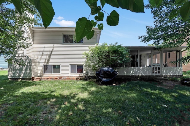 8547 Seabright Dr, Powell, OH 43065 - back of property with a lawn