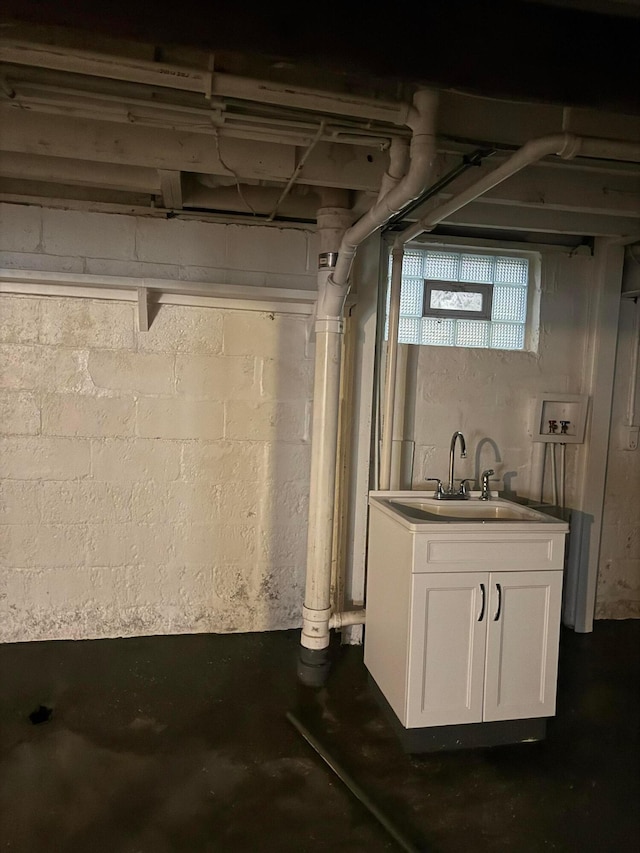 5542 Emerson Ave, Worthington, OH 43085 - below grade area with a sink