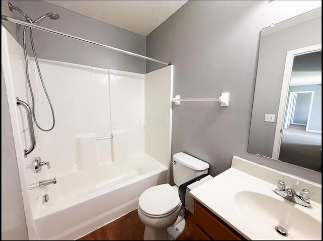 7173 Serenoa Dr, Reynoldsburg, OH 43068 - full bath featuring shower / washtub combination, vanity, and wood finished floors