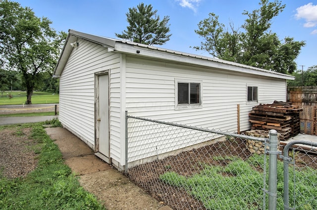 109 Vaughn St, Crooksville, OH 43731 - photo 30
