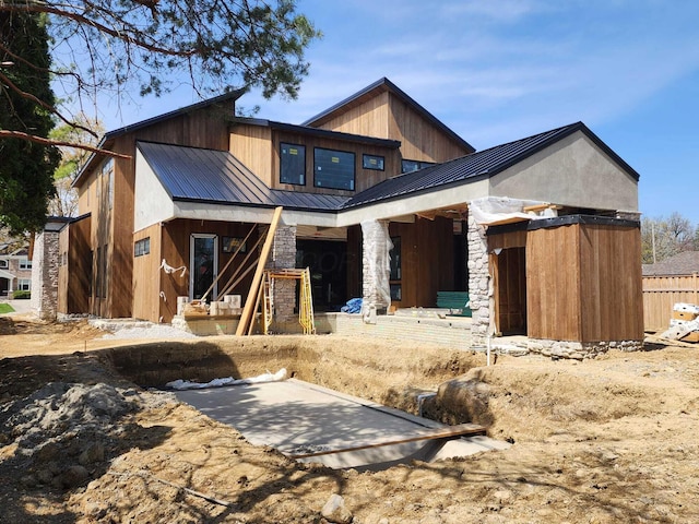 3134 Asbury Dr, Upper Arlington, OH 43221 - view of front of house featuring a metal roof
