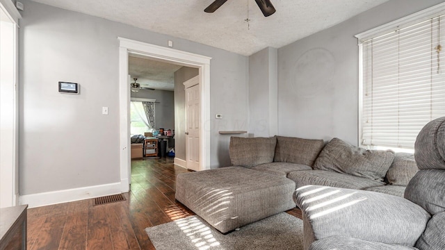 467 Mount Vernon Rd, Newark, OH 43055 - living room with a ceiling fan, wood finished floors, and a textured ceiling
