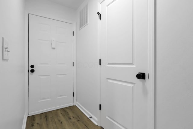5781 Hallridge Cir Unit B, Columbus, OH 43232 - entryway with dark wood-type flooring and baseboards