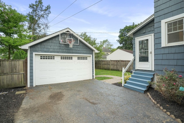 41 Northmoor Pl, Columbus, OH 43214 - detached garage featuring asphalt driveway