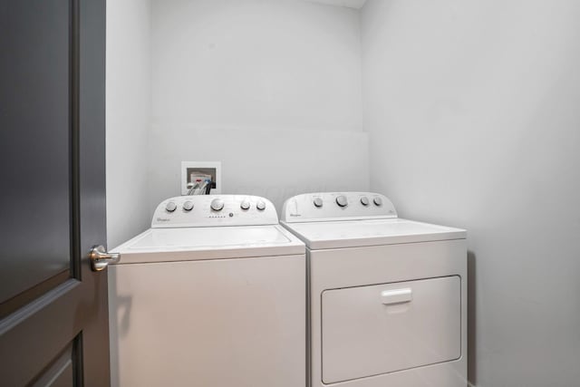 1867 Bryden Rd, Columbus, OH 43205 - laundry room featuring washing machine and clothes dryer
