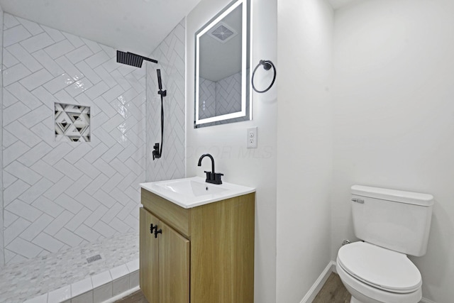 863 Carpenter St, Columbus, OH 43206 - full bathroom with a tile shower and vanity