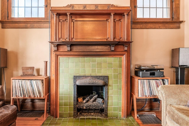 1412 Bryden Rd, Columbus, OH 43205 - detailed view of a fireplace