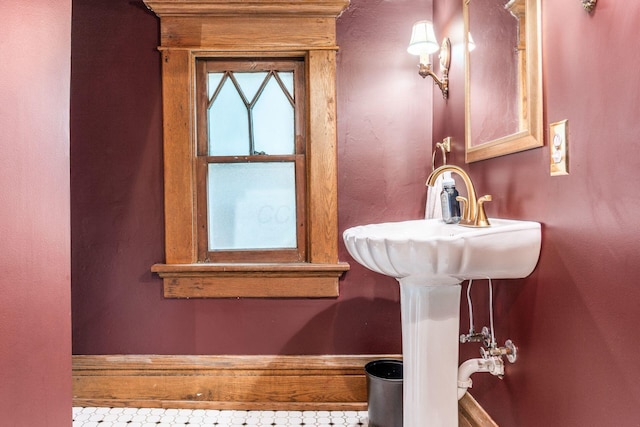 1412 Bryden Rd, Columbus, OH 43205 - view of bathroom