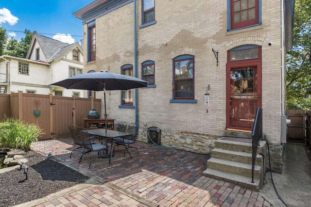 1412 Bryden Rd, Columbus, OH 43205 - view of patio featuring entry steps and outdoor dining area
