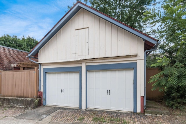 1412 Bryden Rd, Columbus, OH 43205 - view of detached garage