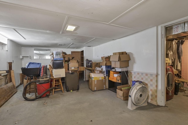 1444 N Columbus St, Lancaster, OH 43130 - below grade area with washer / dryer