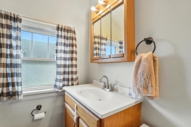 613 Salisbury Rd, Columbus, OH 43204 - full bathroom featuring vanity and shower / bath combination with curtain