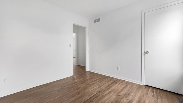 3099 Ambarwent Rd, Reynoldsburg, OH 43068 - unfurnished room featuring wood finished floors and baseboards