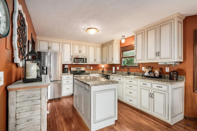 401 Village Ridge Ct, Powell, OH 43065 - photo 11