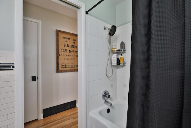 315 S Kellner Rd, Columbus, OH 43209 - full bathroom featuring shower / tub combo with curtain and wood finished floors