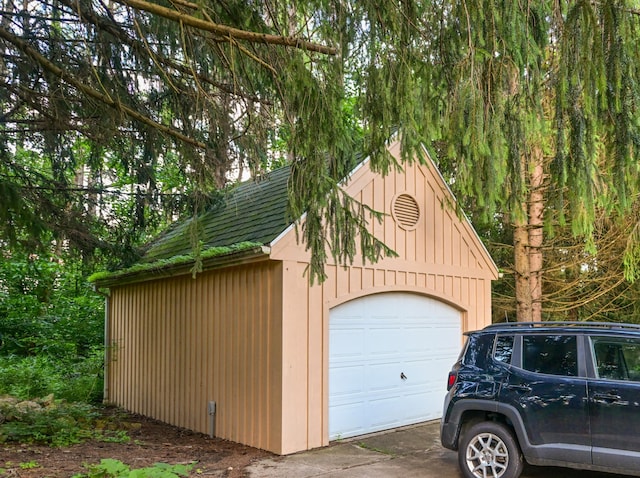 7394 Whitlind Ln, Athens, OH 45701 - detached garage with driveway