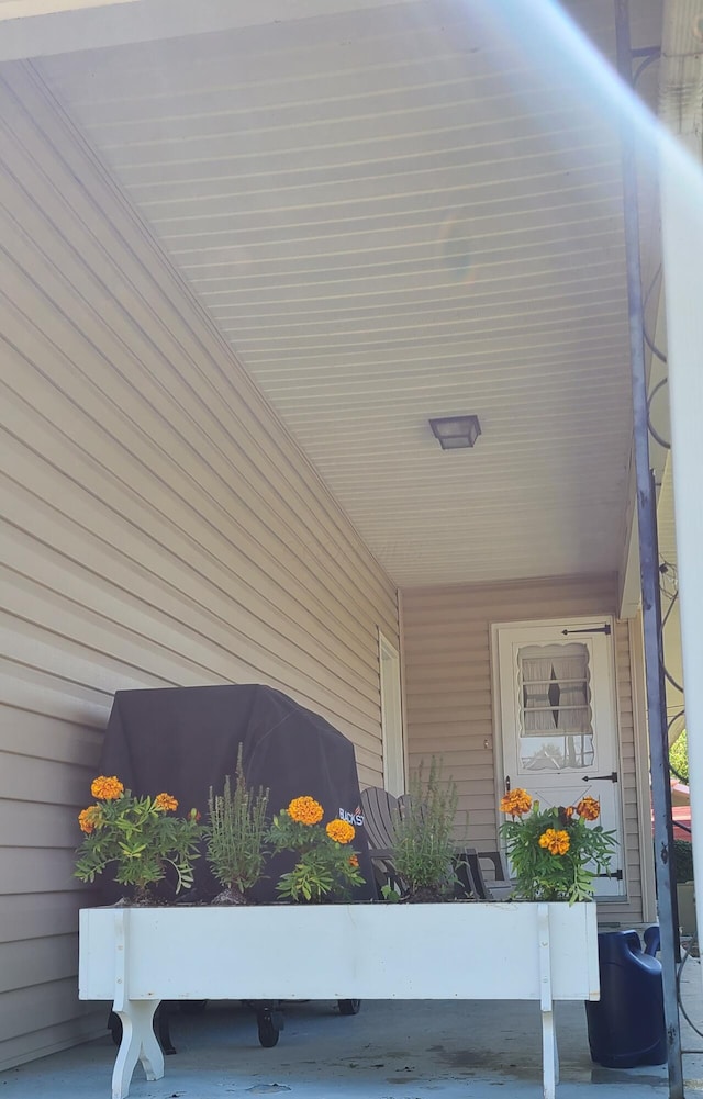 96 Summit St, Newark, OH 43055 - view of exterior entry