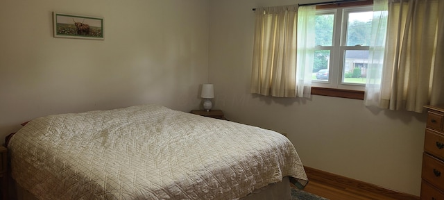 96 Summit St, Newark, OH 43055 - bedroom featuring dark wood-style flooring