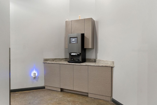 60 E Spring St Unit 220, Columbus, OH 43215 - detailed view of concrete flooring