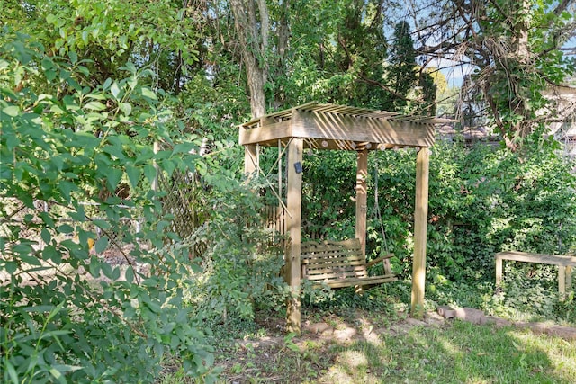 6666 Sharon Woods Blvd, Columbus, OH 43229 - view of yard with a pergola