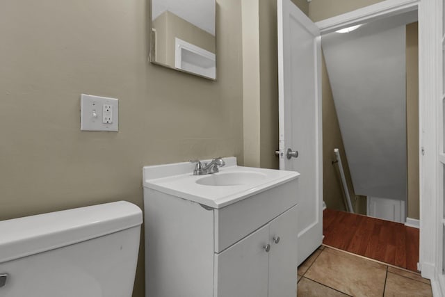 1077-1079 S James Rd, Columbus, OH 43227 - bathroom with vanity and tile patterned floors