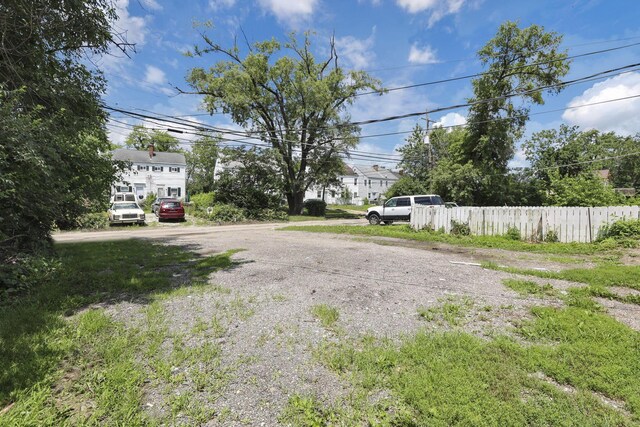 1077-1079 S James Rd, Columbus, OH 43227 - view of yard