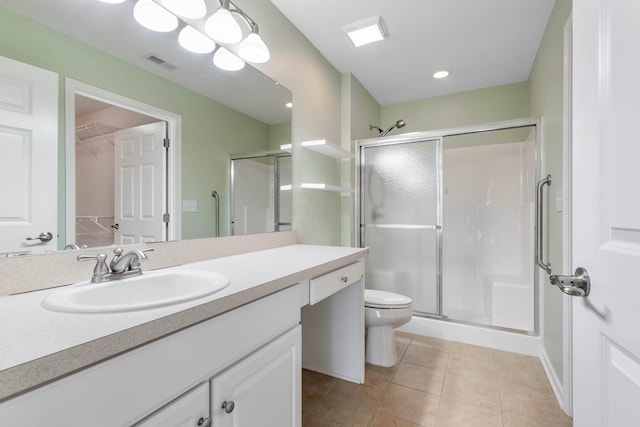 810 Lambton Cir W, Lancaster, OH 43130 - full bath with a stall shower, vanity, and tile patterned floors