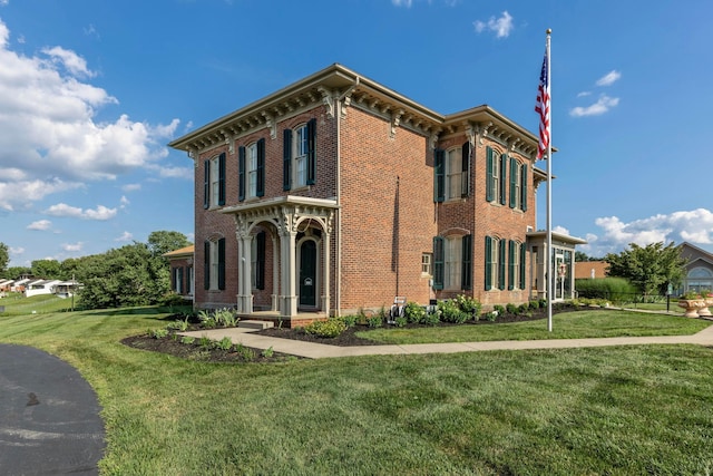 810 Lambton Cir W, Lancaster, OH 43130 - view of front of property with brick siding