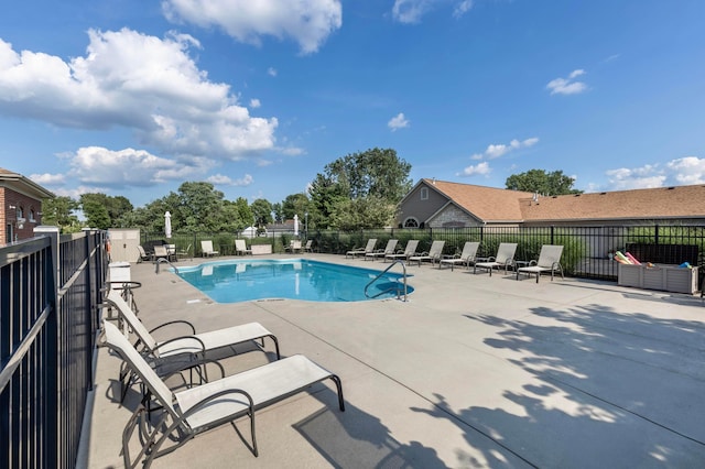 810 Lambton Cir W, Lancaster, OH 43130 - community pool featuring a patio