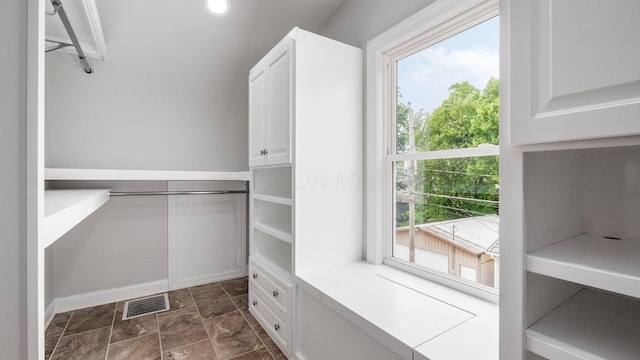 4721 W N Bank Rd, Buckeye Lake, OH 43008 - view of spacious closet