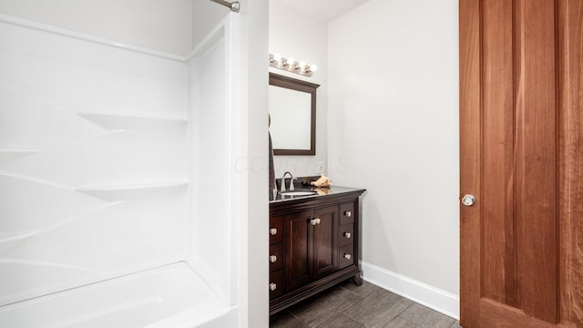 4721 W N Bank Rd, Buckeye Lake, OH 43008 - full bath featuring vanity and shower / bath combination