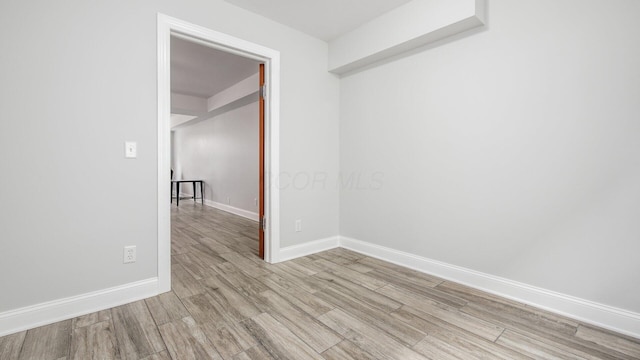 4721 W N Bank Rd, Buckeye Lake, OH 43008 - unfurnished room with light wood finished floors