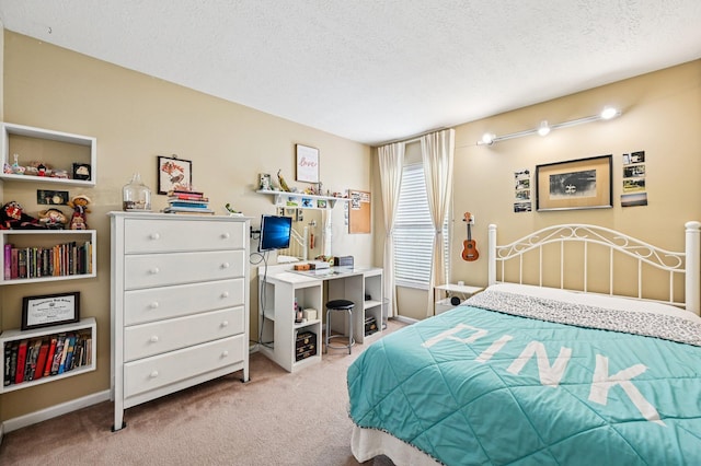 1077 Taylor Mills Dr, Reynoldsburg, OH 43068 - bedroom with carpet and a textured ceiling