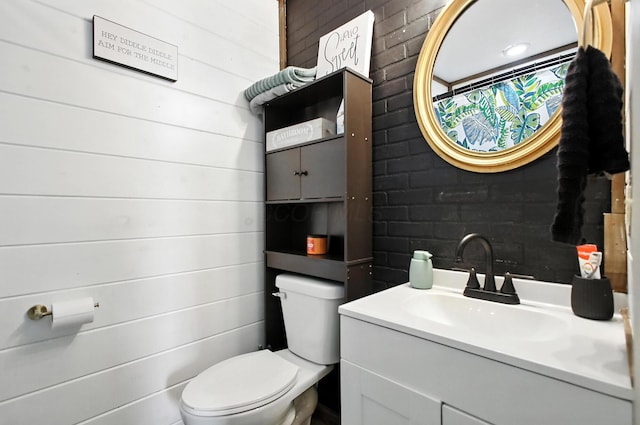 3139 Woonsocket St, Springfield, OH 45503 - half bath featuring toilet and vanity