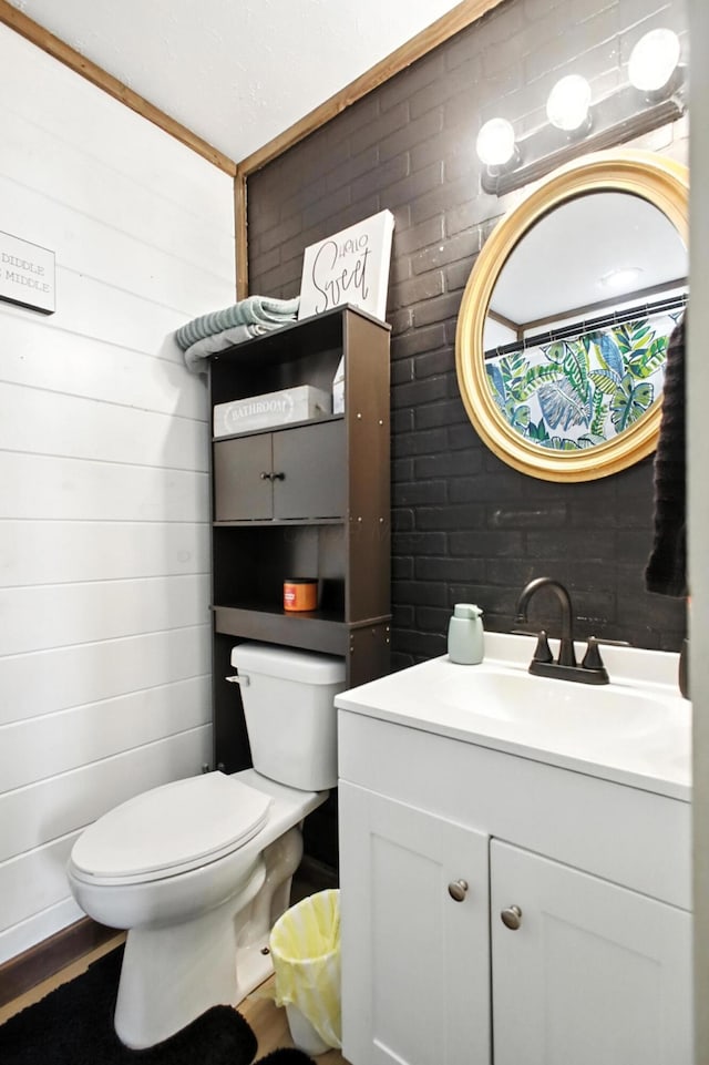 3139 Woonsocket St, Springfield, OH 45503 - bathroom featuring vanity and toilet