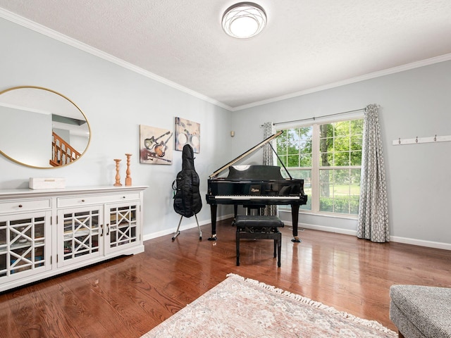 824 Lynnfield Dr, Westerville, OH 43081 - living area with wood finished floors, crown molding, and a textured ceiling