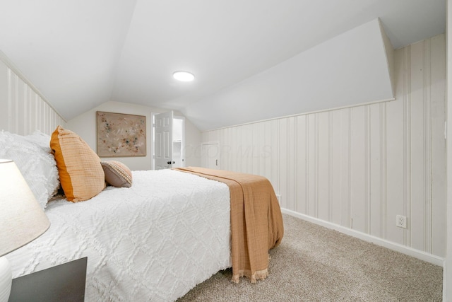 628 E Gates St, Columbus, OH 43206 - carpeted bedroom featuring lofted ceiling