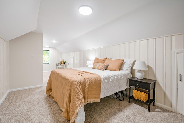 628 E Gates St, Columbus, OH 43206 - carpeted bedroom with lofted ceiling and baseboards