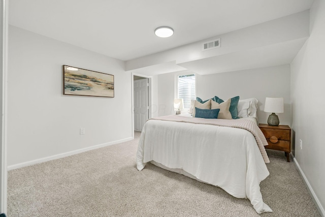 628 E Gates St, Columbus, OH 43206 - bedroom with light carpet