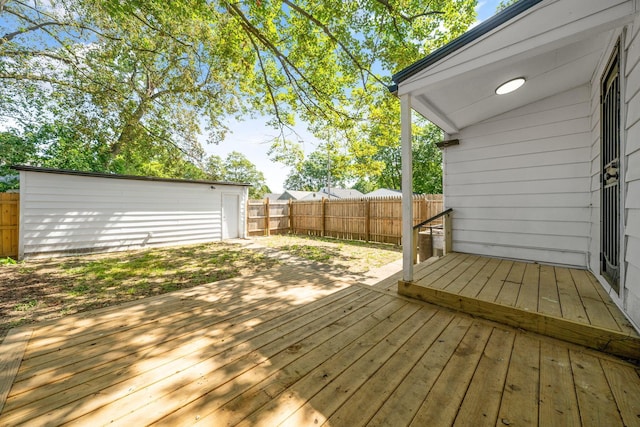 628 E Gates St, Columbus, OH 43206 - deck featuring a fenced backyard