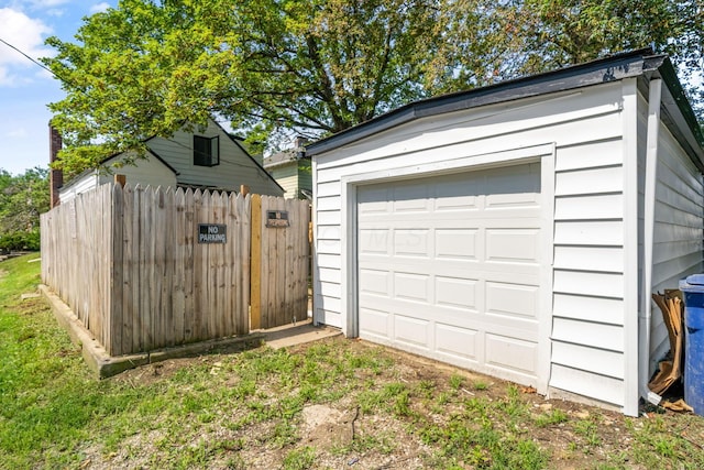 628 E Gates St, Columbus, OH 43206 - view of detached garage