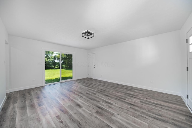 368 Woodview Dr, Chillicothe, OH 45601 - unfurnished room featuring wood finished floors and baseboards