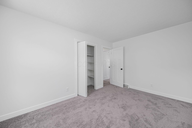 368 Woodview Dr, Chillicothe, OH 45601 - unfurnished bedroom featuring carpet flooring and a closet