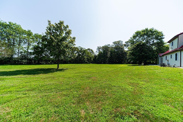 368 Woodview Dr, Chillicothe, OH 45601 - view of green lawn