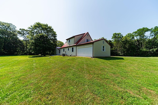 368 Woodview Dr, Chillicothe, OH 45601 - view of green lawn featuring a garage
