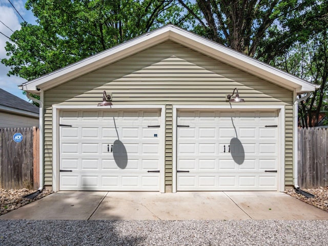 624 Oakwood Ave, Columbus, OH 43205 - view of detached garage