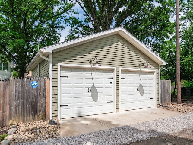 624 Oakwood Ave, Columbus, OH 43205 - view of detached garage
