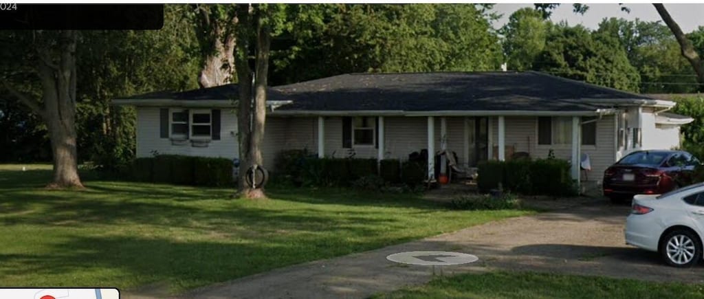 4956 Durrett Rd, Orient, OH 43146 - ranch-style house featuring a front lawn