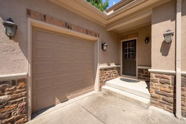 6820 Mahogany Dr, Galena, OH 43021 - entrance to property with stucco siding and stone siding