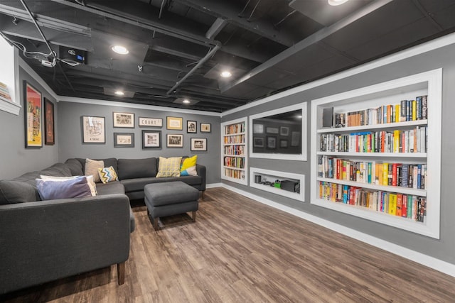 70 N Cassingham Rd, Columbus, OH 43209 - sitting room featuring wood finished floors and built in features